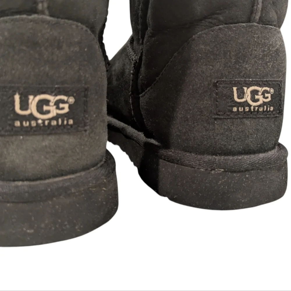 UGG Classic II Short Boots Black Suede Leather Shearling Lined Women's US Size 6